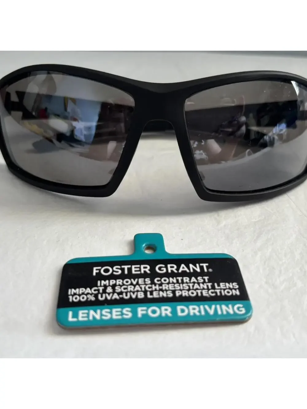 Foster Grant Men's Black and Grey Sunglass